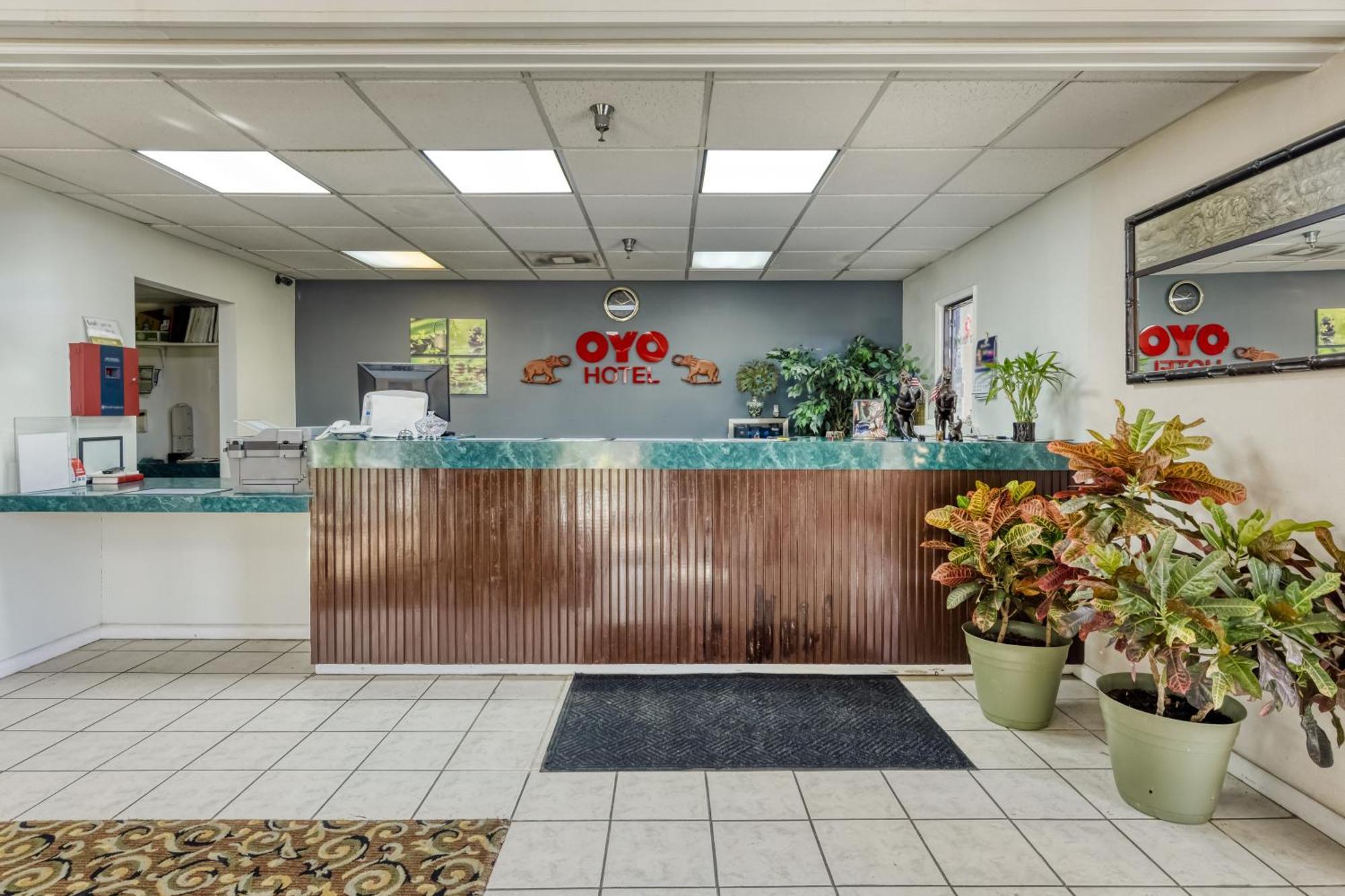 Oyo Hotel Grenada West Eksteriør billede